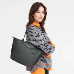 Le Pliage Green M Tote Bag